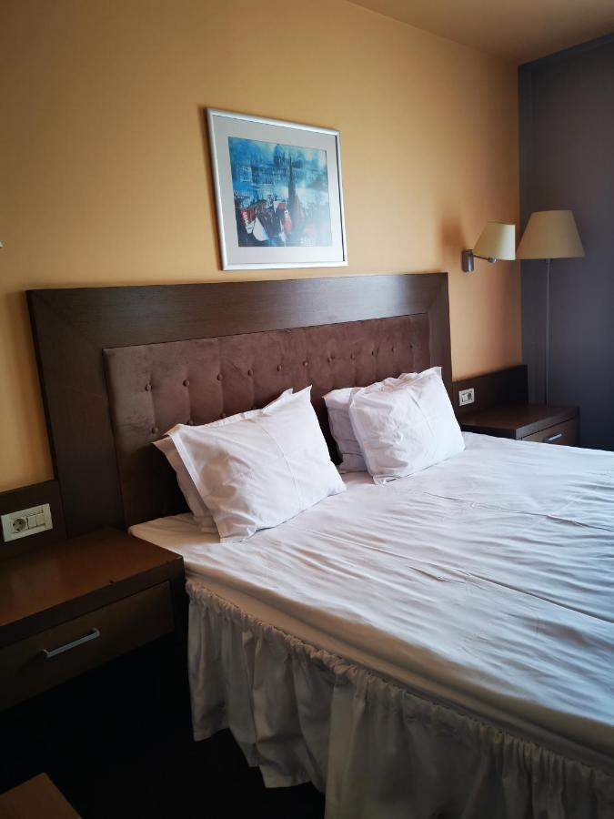 Park Hotel Romantica Svilengrad Exterior foto