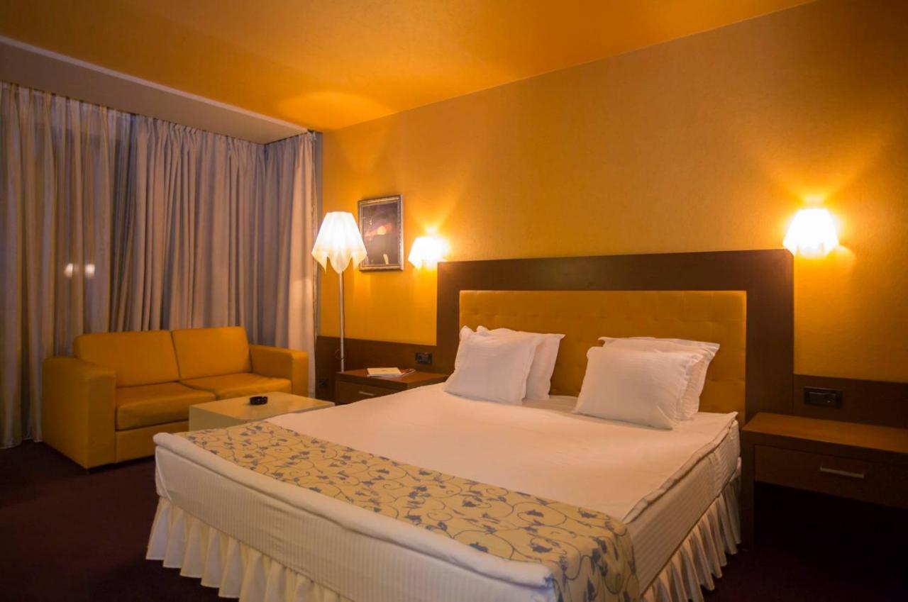 Park Hotel Romantica Svilengrad Exterior foto