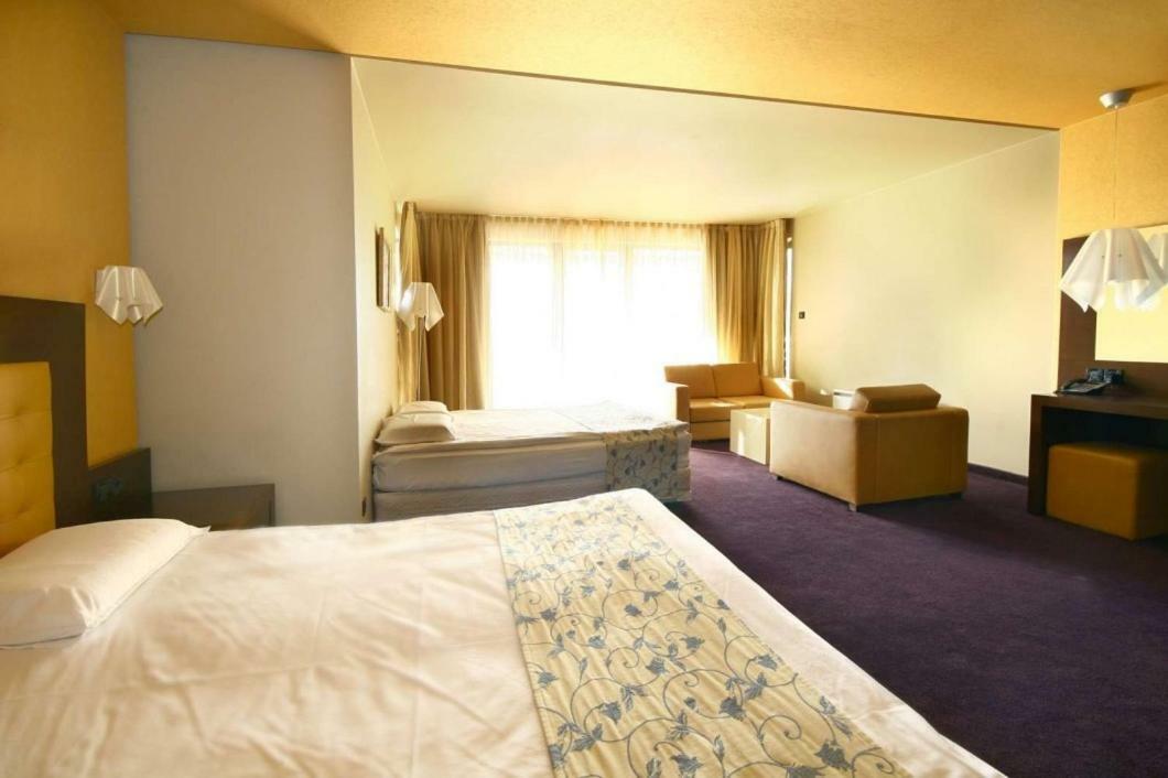 Park Hotel Romantica Svilengrad Exterior foto